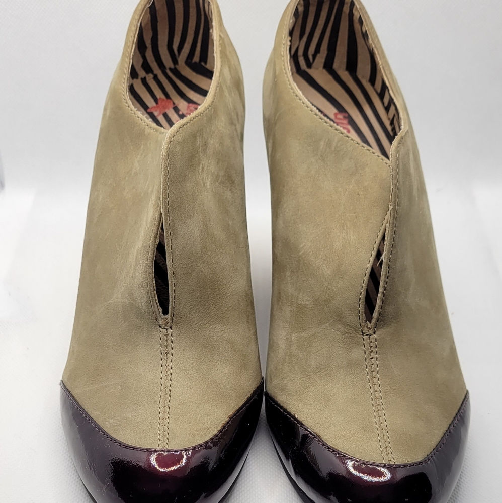 Faryl Robin Wedge Booties Tan Leather Berry Patent Toe Size 8